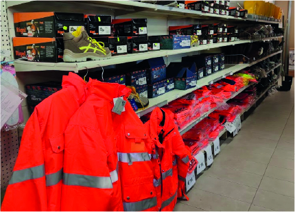 abbigliamento e materiale per l'edilizia